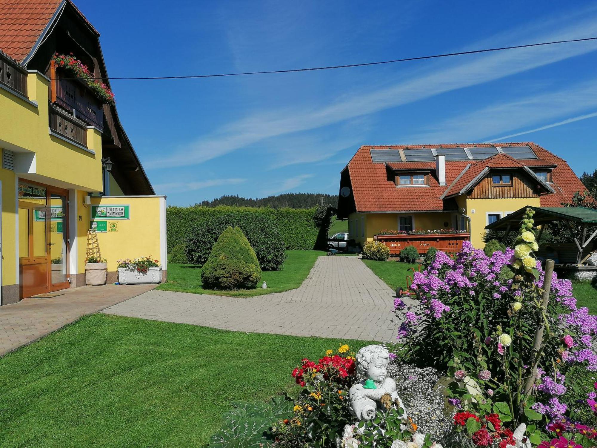 Hotel Gasthof Seeblick Zeutschach Exteriör bild