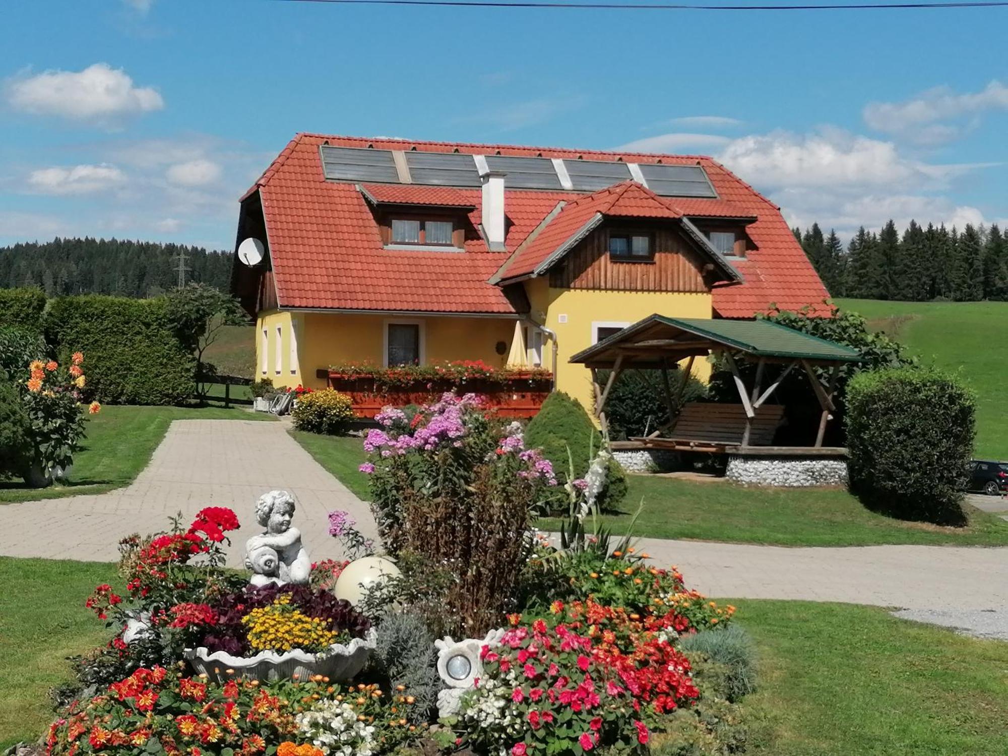 Hotel Gasthof Seeblick Zeutschach Exteriör bild